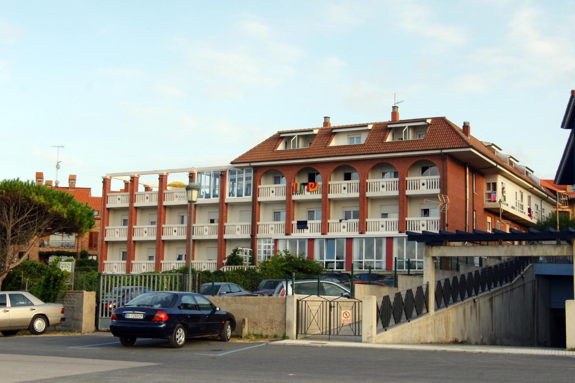 Hotel Torre Cristina Noja Esterno foto