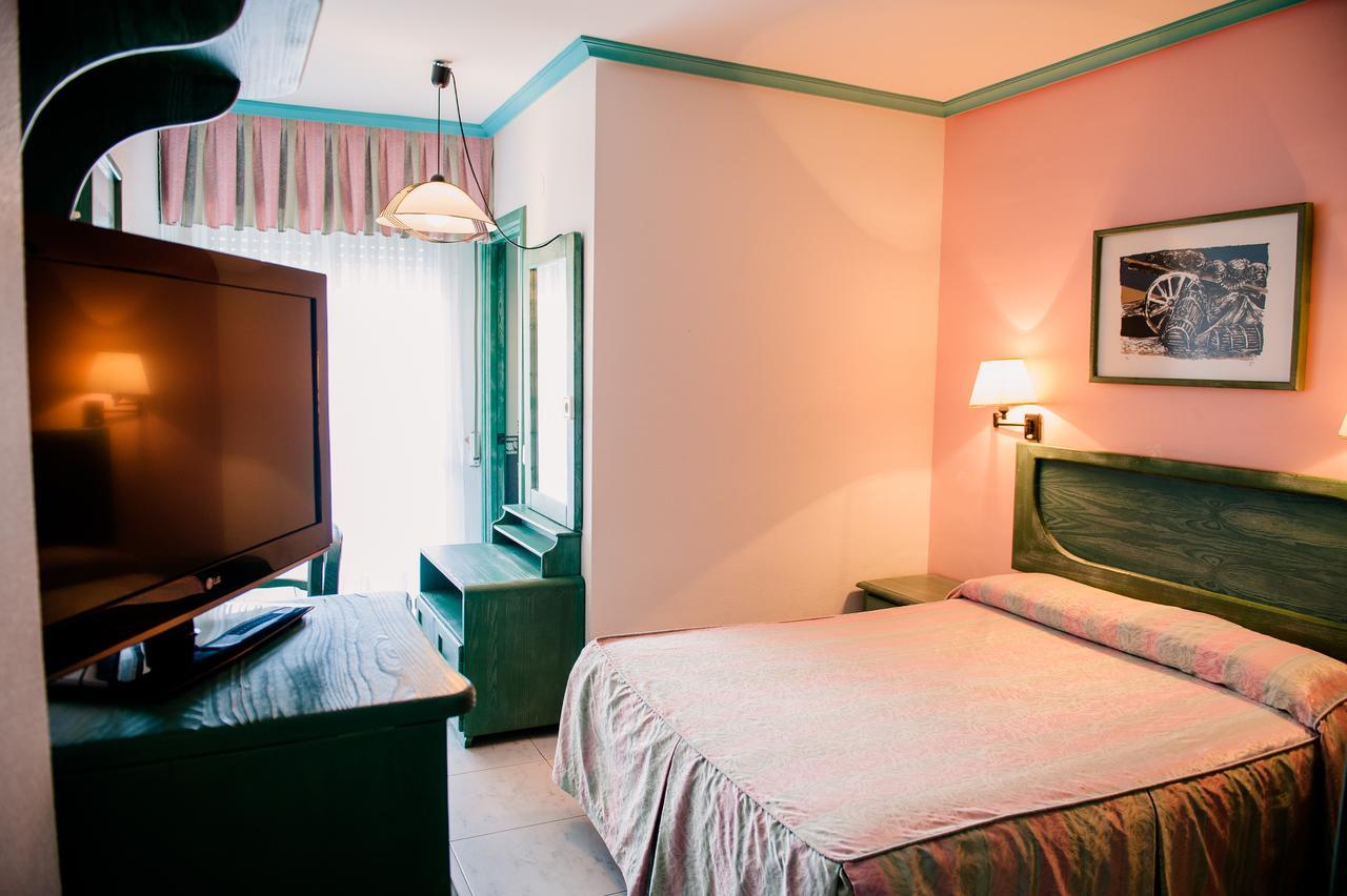 Hotel Torre Cristina Noja Esterno foto